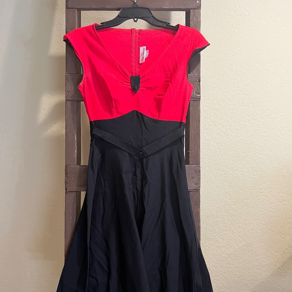 Vintage style Stop Staring! red and black dress